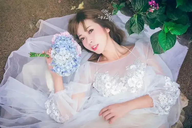 黄色直播APP用户评价头像展示图